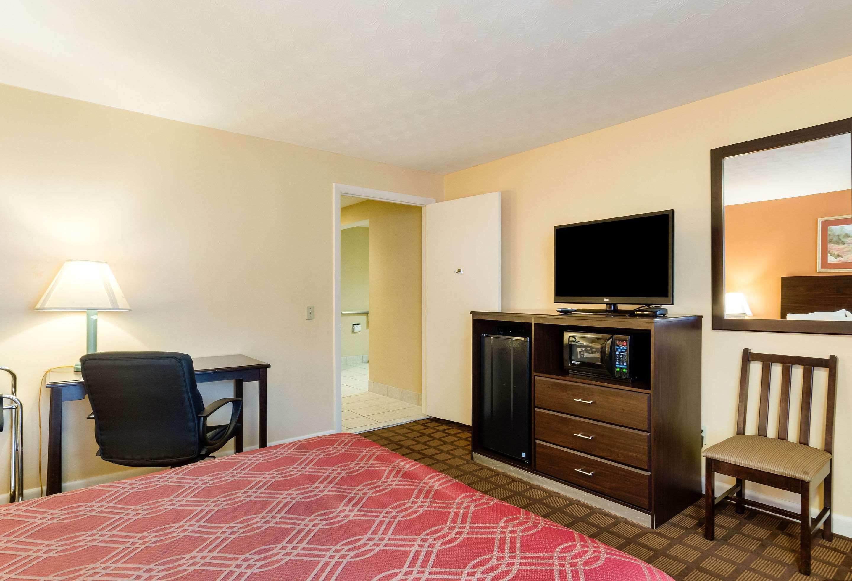 Econo Lodge Boston-Malden Exterior photo